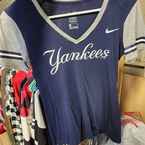 Yankees T shirt